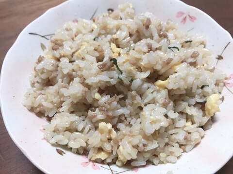 残ったそぼろで!大葉入りパラパラ炒飯